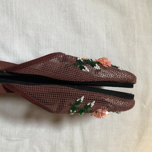 Easy U.S.A. Chinese Slippers with Roses Brown Size 7 NWOT - Picture 5 of 9